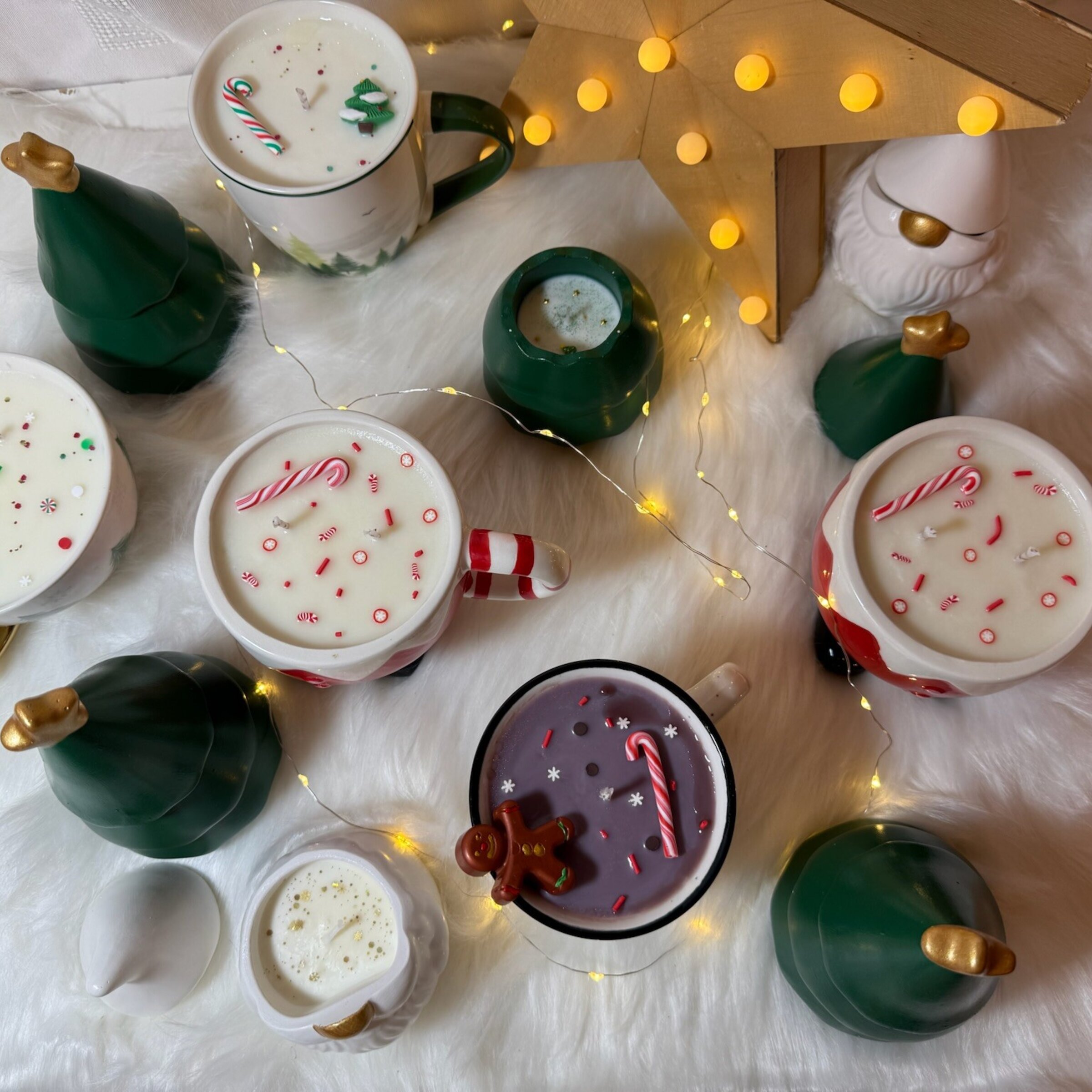 Velas en taza Navidad